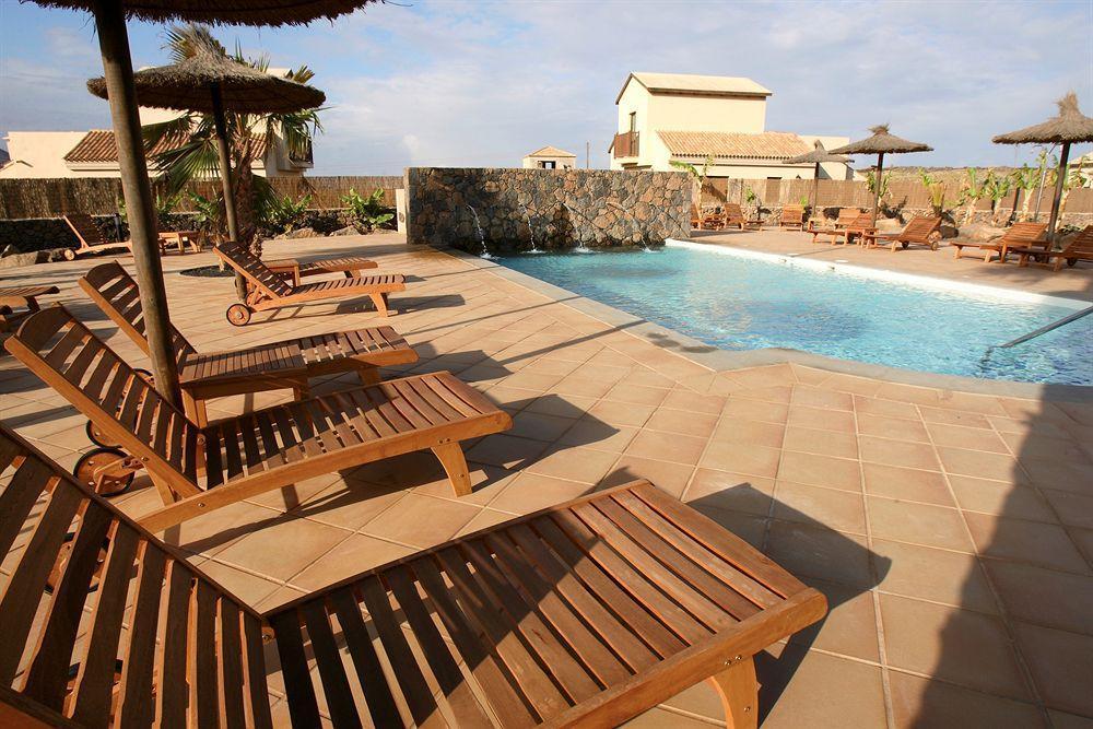 Villas Oasis Casa Vieja La Oliva Exterior photo