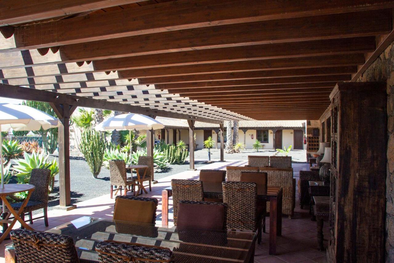 Villas Oasis Casa Vieja La Oliva Exterior photo